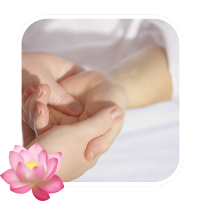 Massage ayurvédique Hasta abhyanga au bol kansu - mains